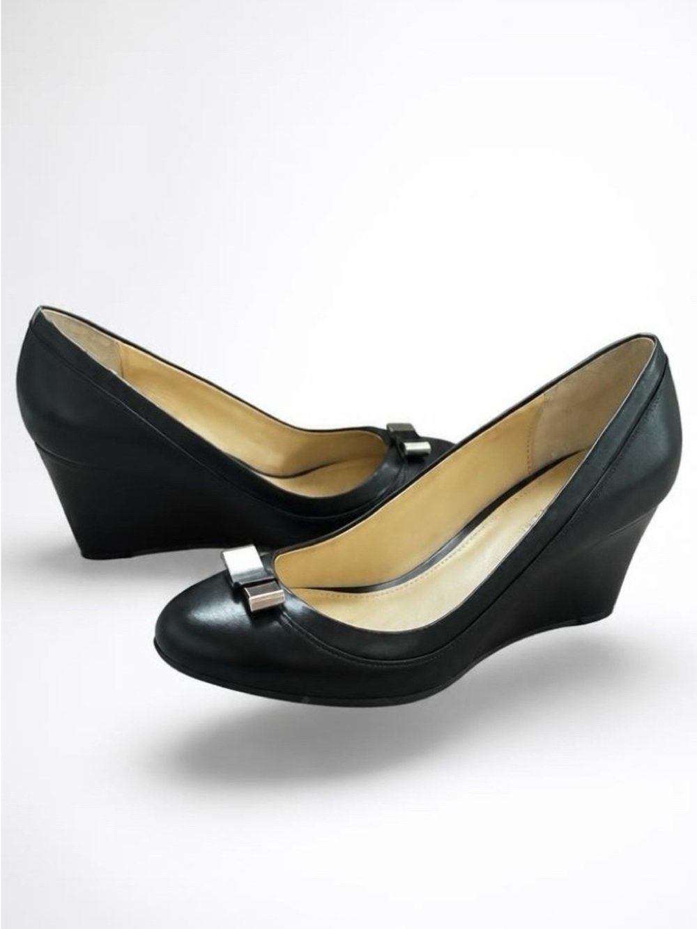 Beautiful COACH Black Leather wedge shoes with Silver Bow Accent
